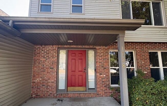 Beautiful Home in Peoria just off of University St. 3 Bedroom / 3.5 Bath