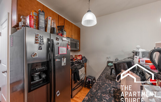 1738 W Altgeld St 2F