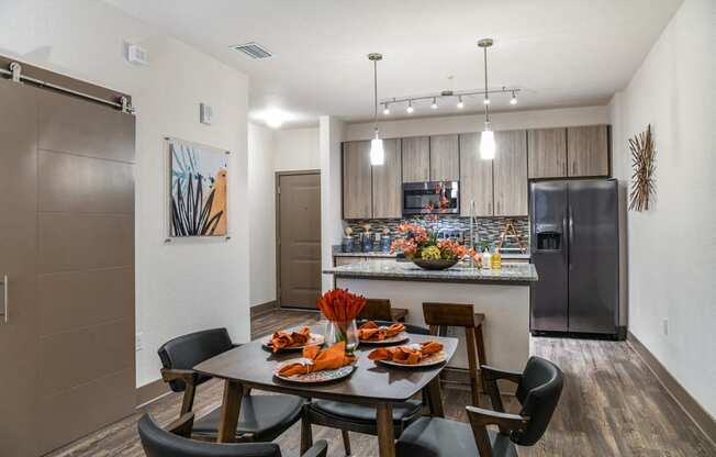 Dining Area at Centre Pointe Apartments in Melbourne, FL