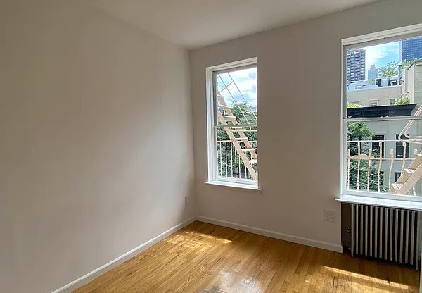 247 E 62 ST