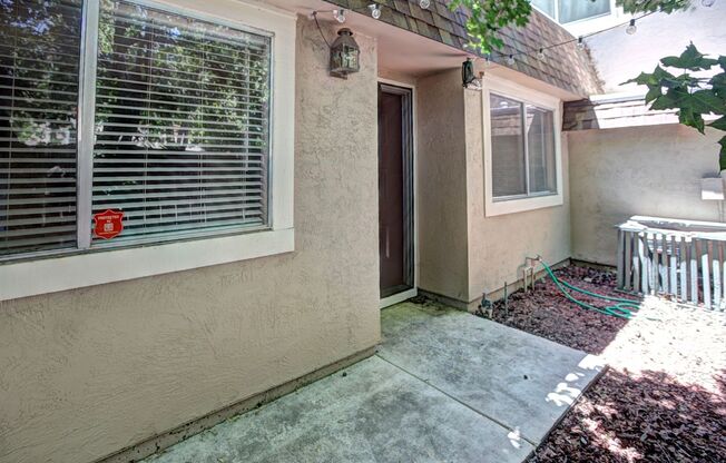 2 beds, 1 bath, $2,950