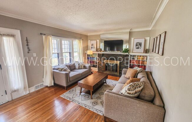 Iconic 3 Bedroom 1.5 Bath home in Beaverdale Home