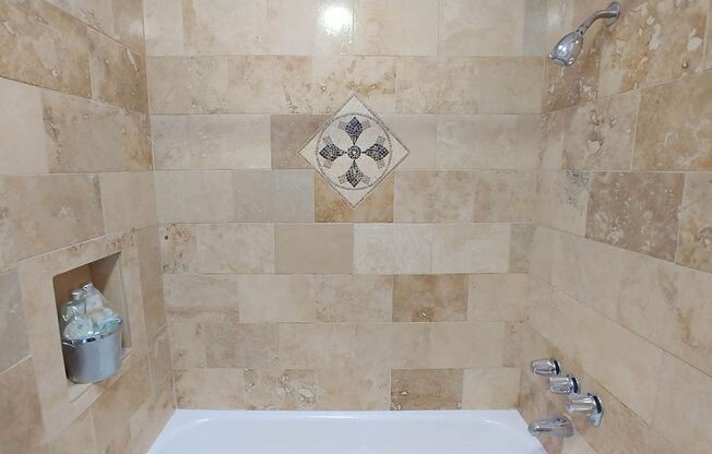 2 beds, 2 baths, 910 sqft, $2,850, Unit 512