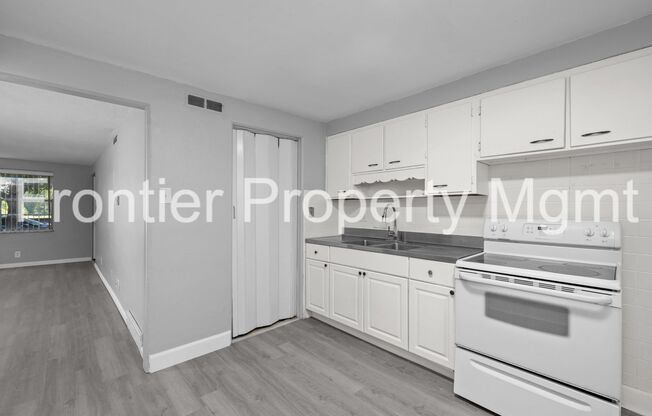 3 beds, 1.5 baths, $1,225, Unit 1011 North and South Rd
