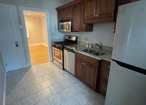 2 beds, 1 bath, 1,100 sqft, $2,800, Unit 4