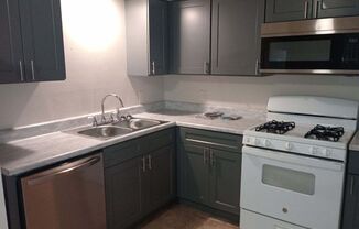 2 beds, 1 bath, $730, Unit 1126 E 9th St Apt 56