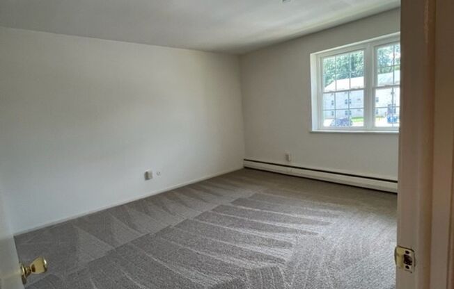 1 bed, 1 bath, 700 sqft, $1,200, Unit 532