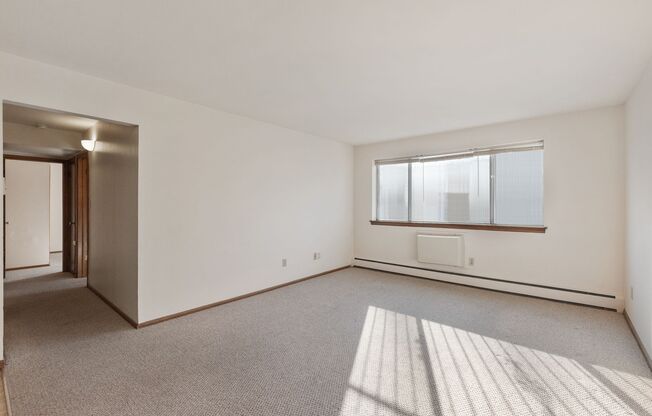 1 bed, 1 bath, $995, Unit 202