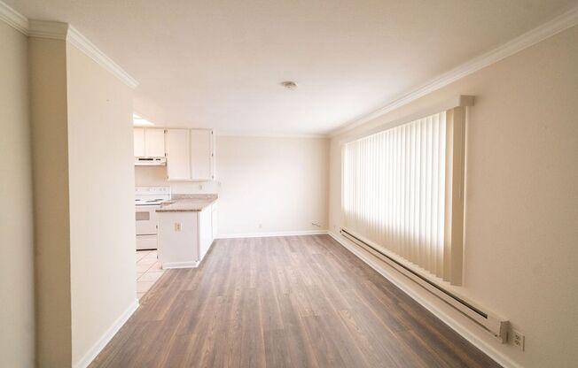 21059-21063 Royal Ave