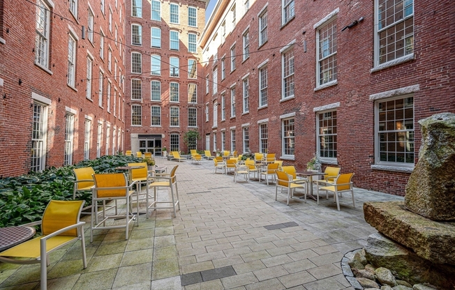 1 bed, 1 bath, 759 sqft, $2,000, Unit 214