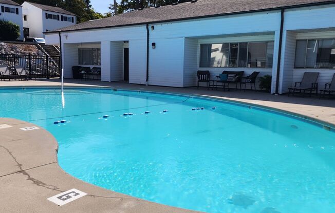 2 beds, 1.5 baths, 1,000 sqft, $1,495, Unit I64