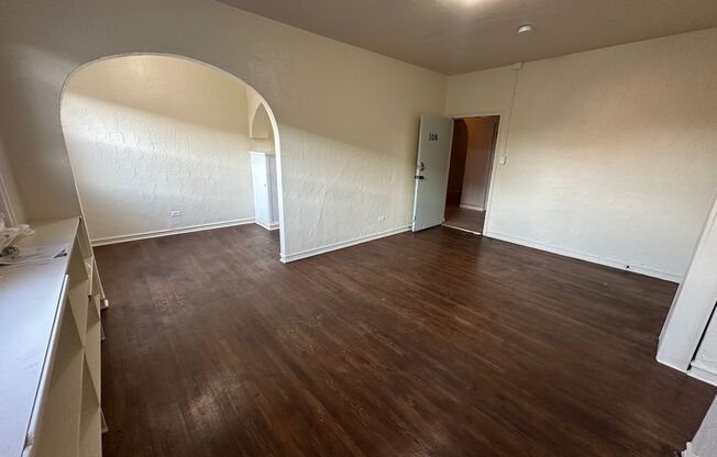 $350 OFF MOVE IN COSTS!! INQUIRE TODAY! Quiet and Comfortable 1 Bedroom Apartment