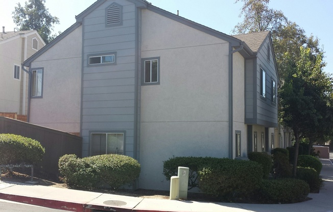 2 Bedroom - 2.5 Bathroom Condo in gated community