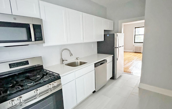 1 bed, 1 bath, $1,950, Unit A13