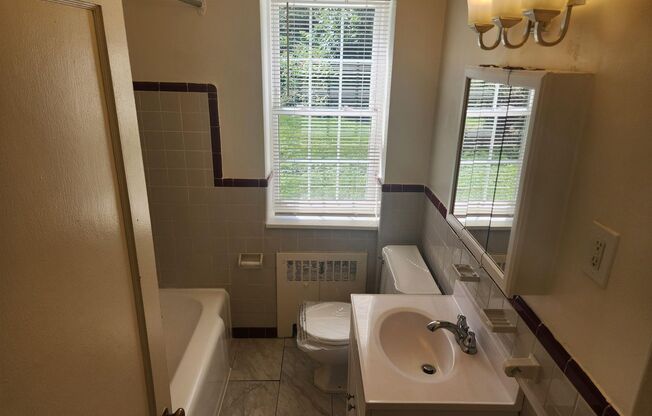2 beds, 1 bath, 897 sqft, $2,335, Unit A-03