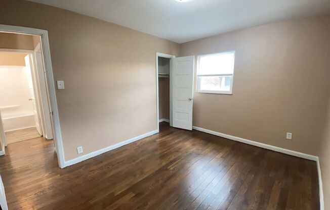 3 beds, 1 bath, $1,075