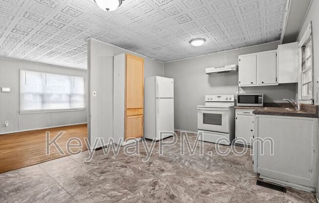 3211 ALPINE RD