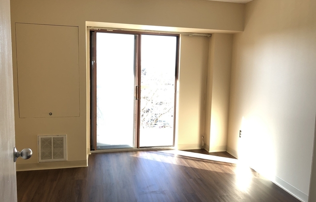 1 bed, 1 bath, 644 sqft, $2,000, Unit 519
