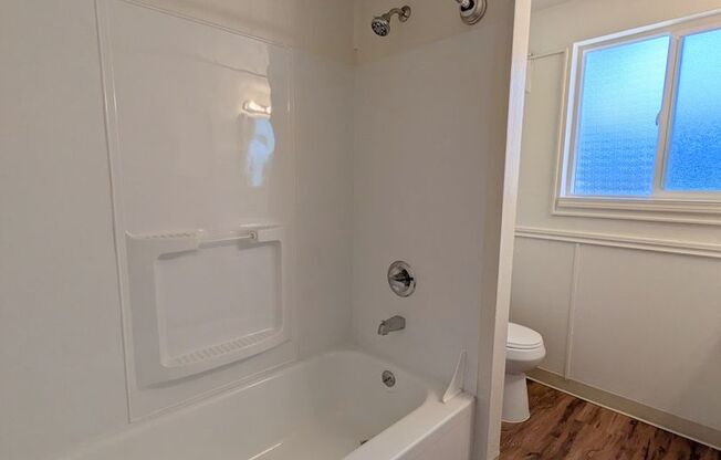 2 beds, 1 bath, 800 sqft, $1,365, Unit 3485-05