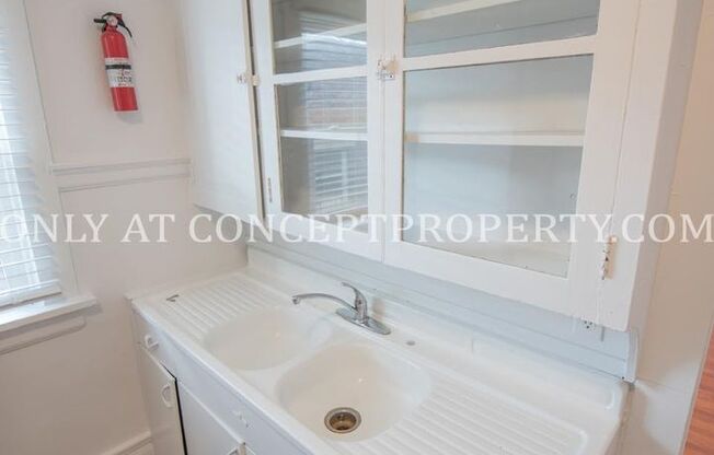 1 bed, 1 bath, 685 sqft, $1,265, Unit 12