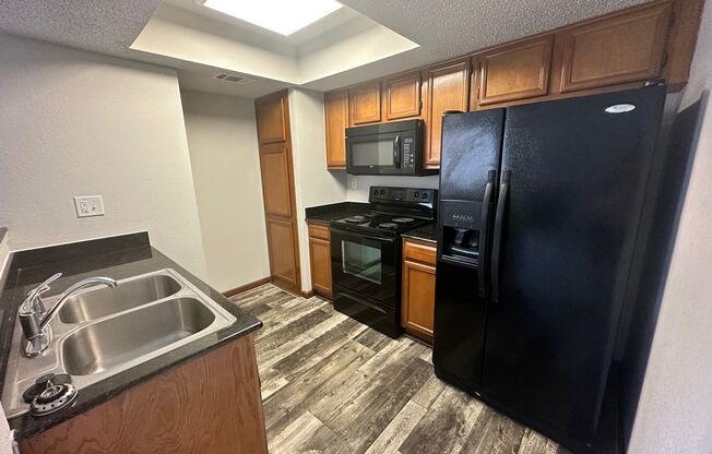1 bed, 1 bath, 530 sqft, $899, Unit 112