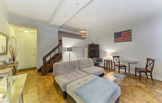 160 FRONT ST