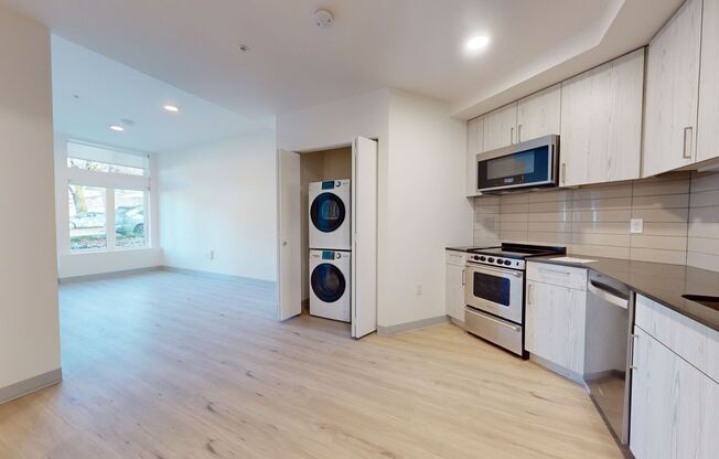 1 bed, 1 bath, 584 sqft, $1,950, Unit 102