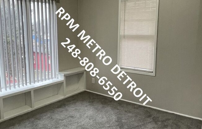 3 beds, 1 bath, $1,650, Unit (NO)