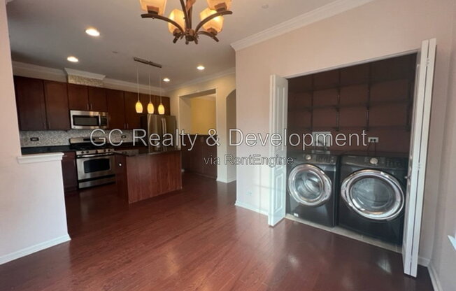 1271 EVERGREEN AVE