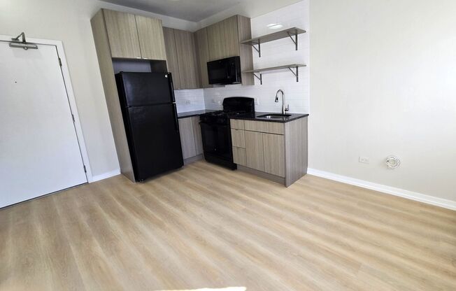 5051 North Kenmore Ave.