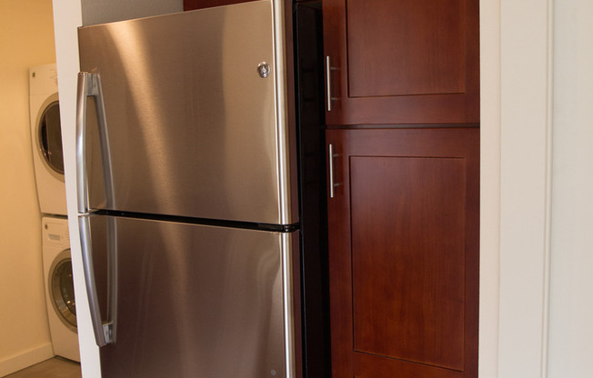 Top-Floor 2-Bed, 1-Bath Luxury Apartment in Magnolia/Interbay | Private Balcony, In-Unit W/D, Modern Finishes & Scenic Views