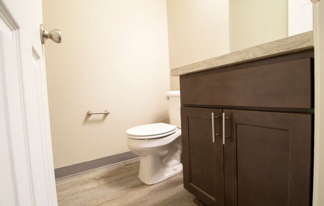3 beds, 1.5 baths, 1,100 sqft, $1,860, Unit 806