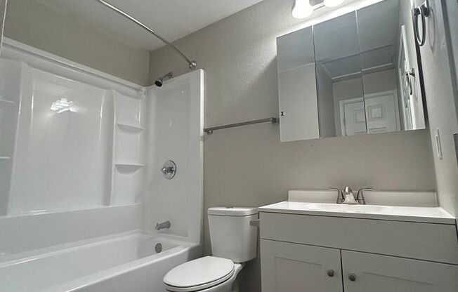 2 beds, 1 bath, 675 sqft, $1,425, Unit 39