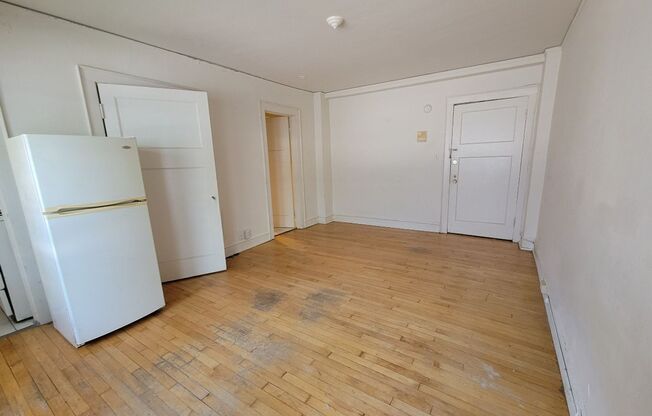 Studio, 1 bath, $795, Unit 103