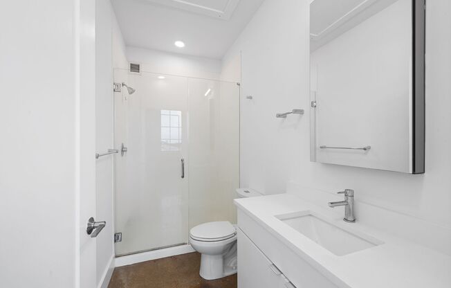 2 beds, 2 baths, 978 sqft, $2,300, Unit Unit 703