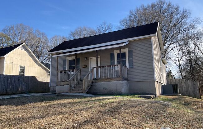 4 Bedroom  Home in Gastonia - Hardwood Floors, Spacious Rooms!!!