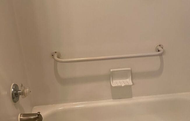 Studio, 1 bath, 441 sqft, $1,330, Unit 410