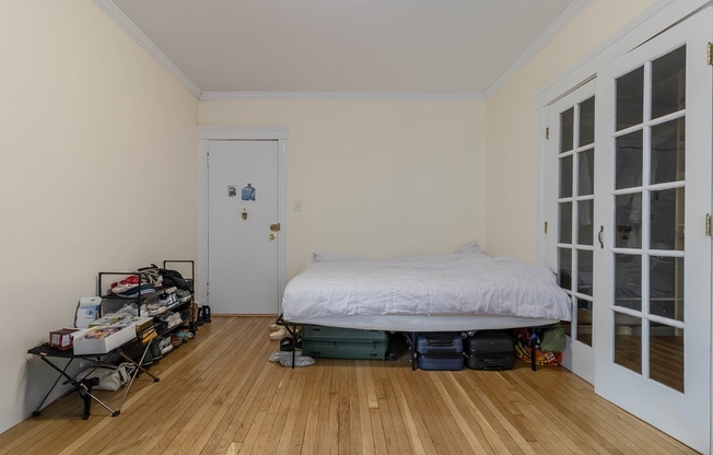 Studio, 1 bath, 375 sqft, $2,400, Unit 224