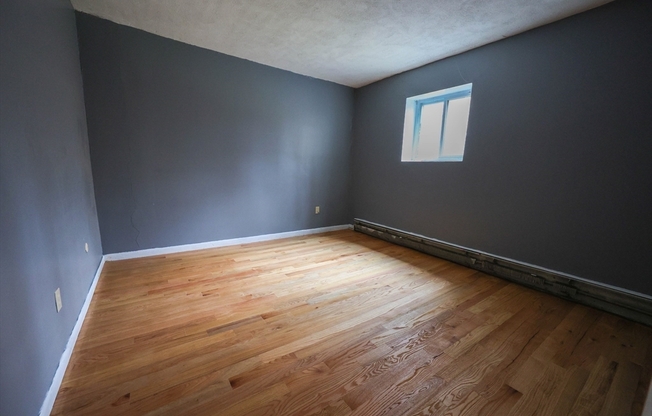 2 beds, 1 bath, 770 sqft, $2,595, Unit 4