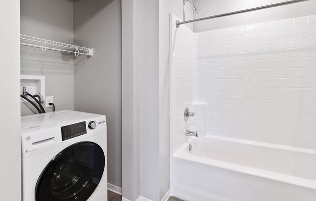 Studio, 1 bath, 390 sqft, $1,125