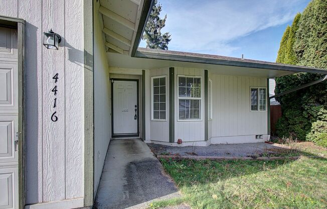 This one level charmer won't last long! 3 bedrooms, 2 baths, fully fenced yard, pets welcome!