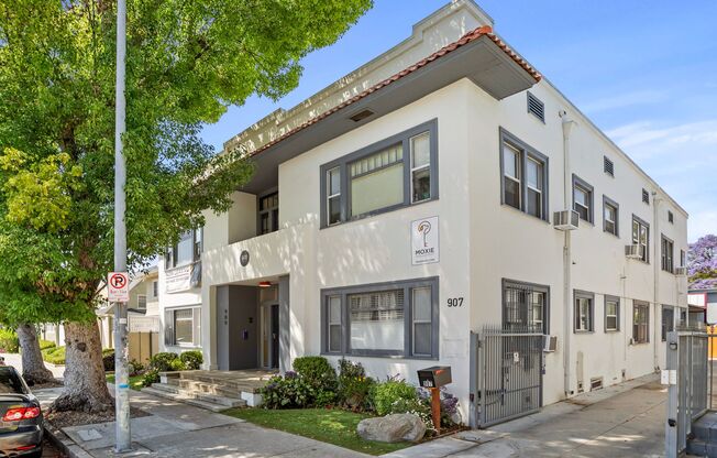 909 W 30th Street