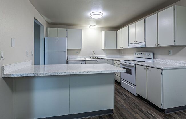 2 beds, 1 bath, 980 sqft, $1,525, Unit C65