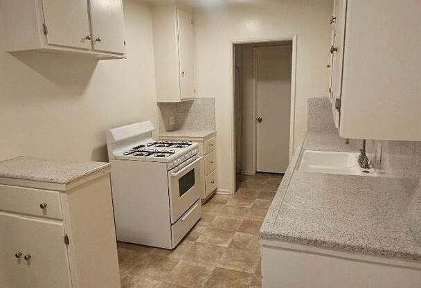 1 bed, 1 bath, 650 sqft, $1,750, Unit 2