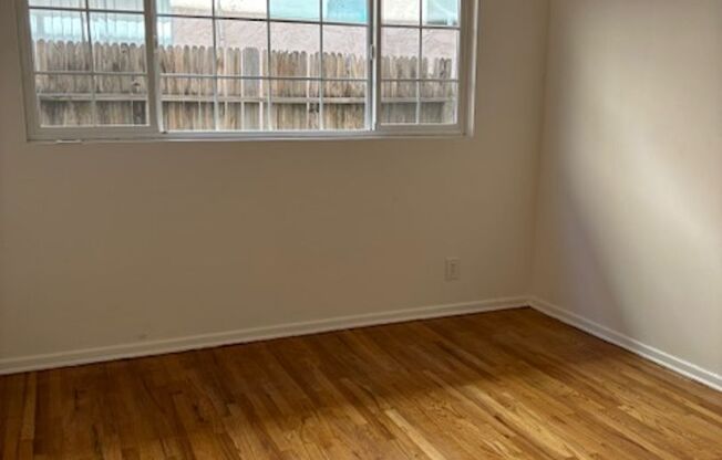 2 beds, 1.5 baths, $2,595, Unit 3