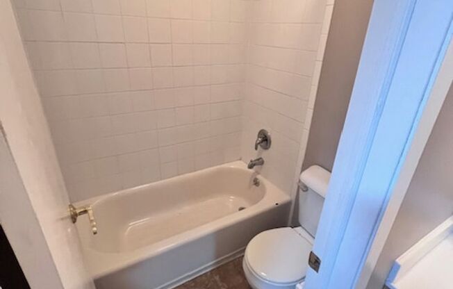 1 bed, 1 bath, 615 sqft, $839, Unit 242