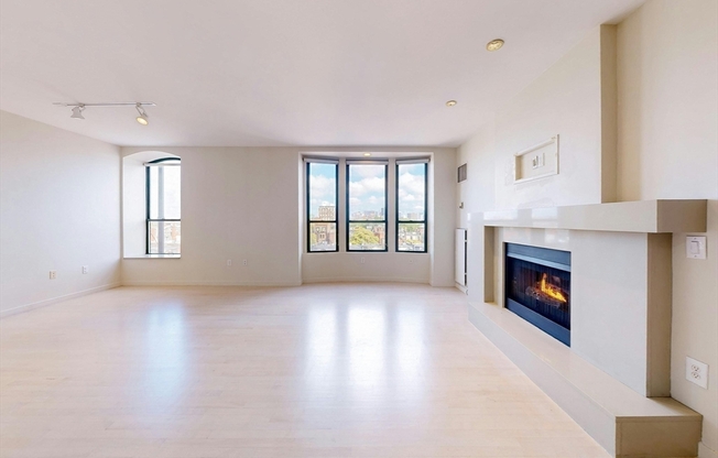 755 Boylston St 702