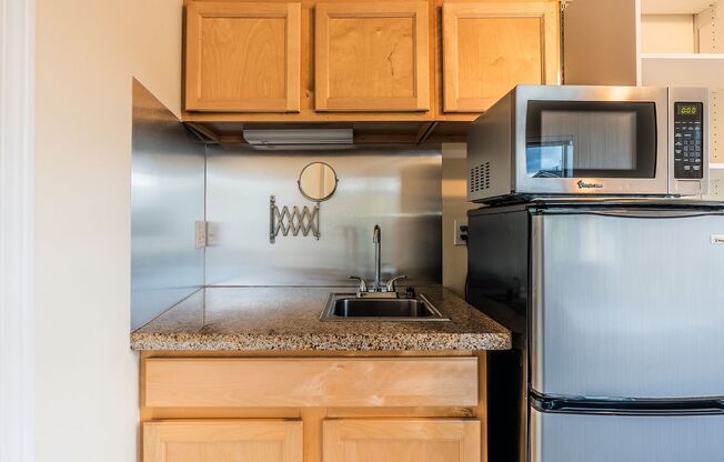 Studio, 1 bath, 130 sqft, $725, Unit D-3