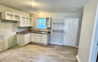 3 beds, 1 bath, $1,100