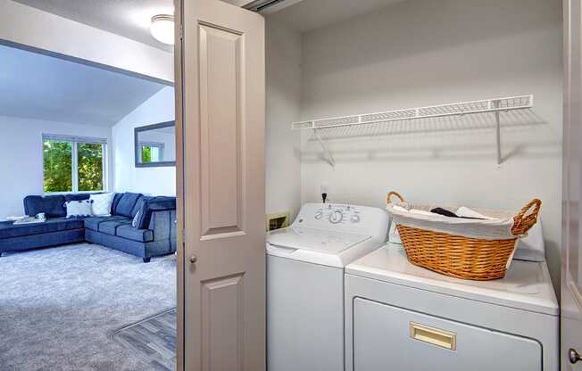 Tacoma Apartments- Heatherstone Apartments-laundry
